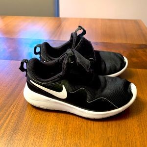 Toddler Nikes size 10T indoor shoes